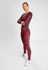 Hummel FIRST SEAMLESS - Apatiniai marškiniai - burgundy