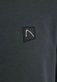 Nepasirinkta, dark grey