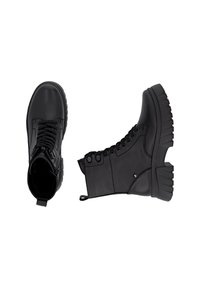 Bottines en cuir noir avec un bout rond, semelle en caoutchouc épaisse, laçage à l'avant et une languette à l'arrière. Détails de surface texturée visibles.