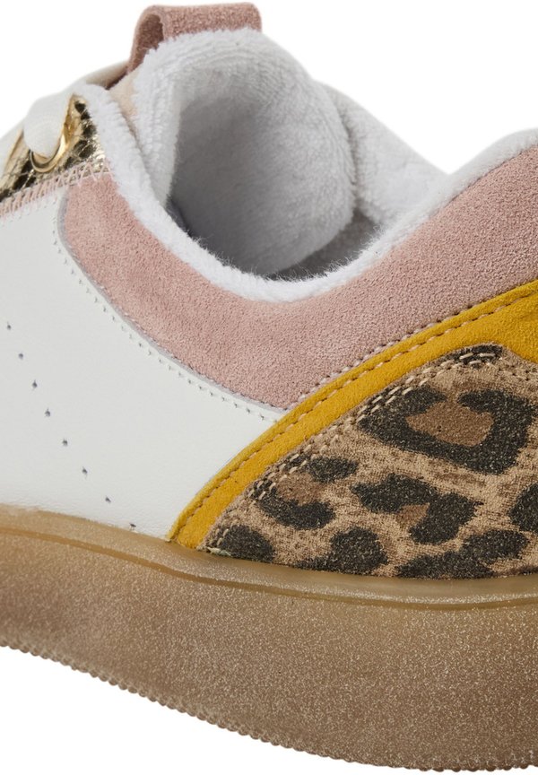 Trainers - ivory comb2