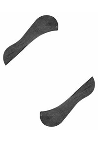 Schwarze, knöchelhoche Socken aus einem weichen, strukturierten Stoff mit einer glatten Oberfläche. Sie haben eine geschwungene, ergonomische Form für zusätzlichen Komfort.