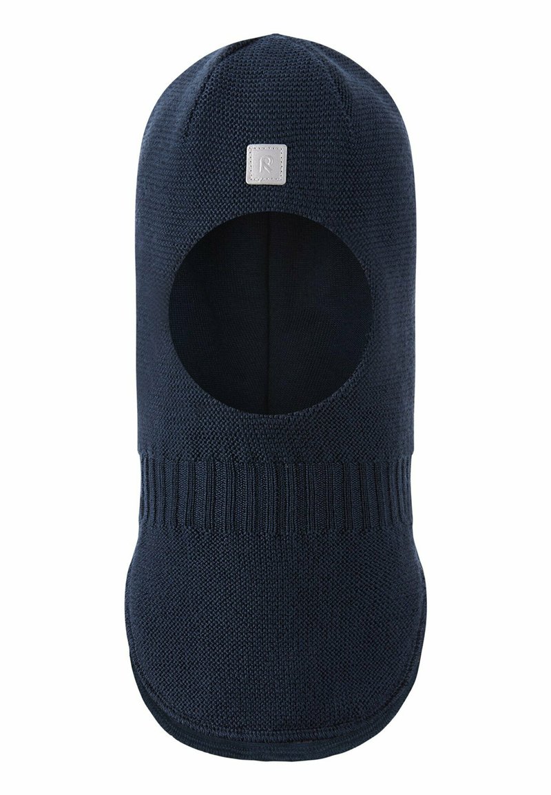 Balaclava a maglia di colore navy con apertura circolare per il viso, caratterizzata da un bordo inferiore a coste e una piccola etichetta rettangolare.