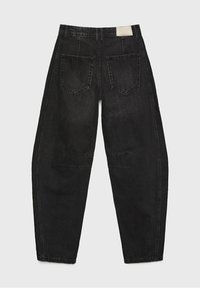 Czarne dżinsy z luźnym krojem, z wysokim stanem, dwiema tylnymi kieszeniami i kontrastową metką w pasie.