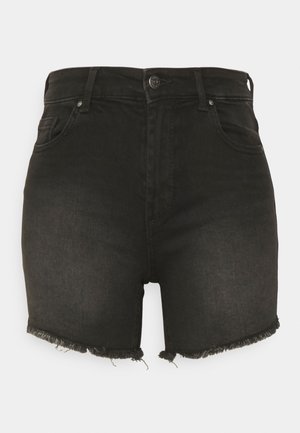 Sort denimshorts med høj talje, frynset kant, knapper og lynlås foran samt lommer foran og bagpå.