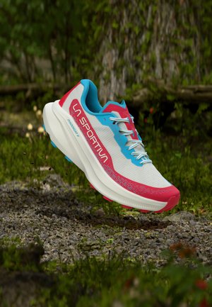 La Sportiva PRODIGIO 2 WOMAN - Scarpe da trail running - white/hibiscus