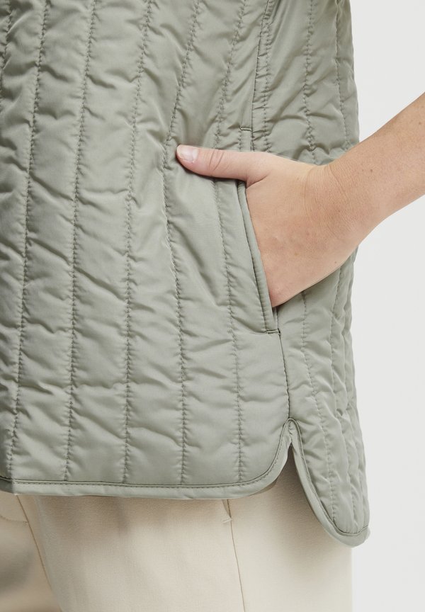 OXSadget - Waistcoat - seagrass3