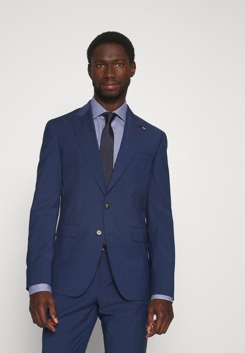 Tommy Hilfiger Mens Classic Tuxedo