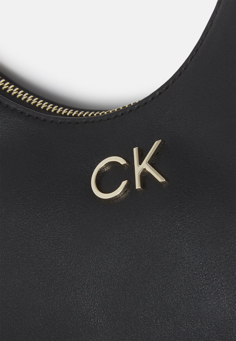 Damen Taschen | Calvin Klein LOCK SHOULDER BAG Handtasche black/schwarz - ZV53162 Damen Taschen | Calvin Klein LOCK SHOULDER BAG Handtasche black/schwarz - ZV53162