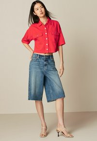 Next CROPPED - Bluza s gumbima - red