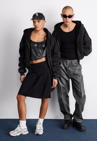 Atelier de roupa SNUG JACKET UNISEX - Fleecejacke - black