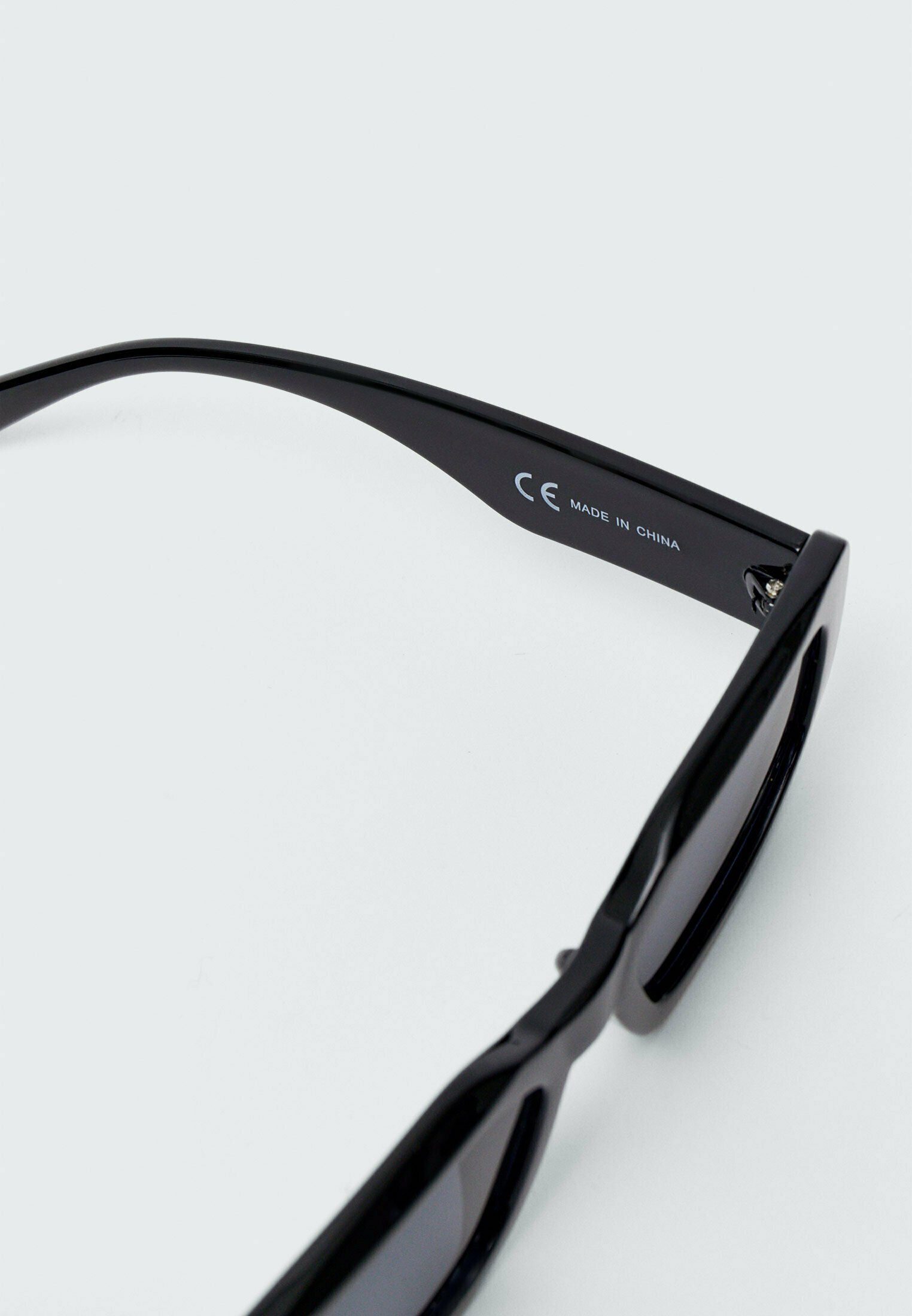 Stradivarius MIT KUNSTSTOFFGESTELL - Occhiali da sole - black/nero - Zalando