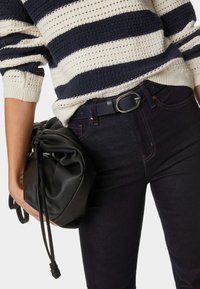 Marks & Spencer SIENNA - Jeans a sigaretta - indigo mix