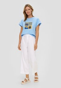 s.Oliver MIT KAPPÄRMELN - T-shirt print - himmelblau
