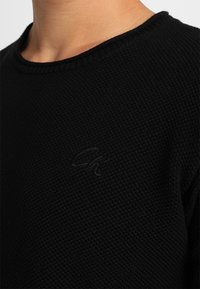 CHASIN' Maglione - black
