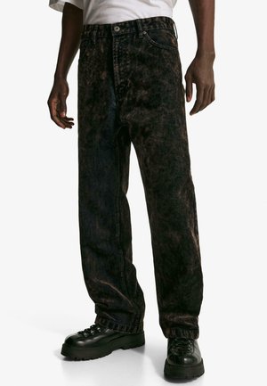 FRAYED - BAGGY - Laza szabású farmerek - brown