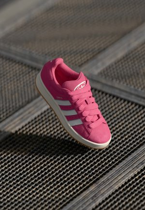 adidas Originals CAMPUS 00S W - Gördeszkacipők - pink fusion/core white