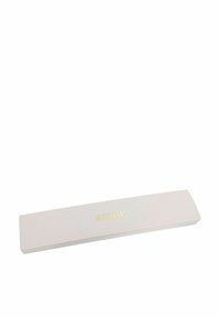 Scatola rettangolare bianca con una superficie liscia, caratterizzata dalla parola "amor" stampata in oro a caldo. Design semplice, bordi leggermente rialzati.