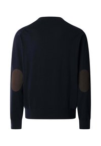 Granatowy długi sweter z długim rękawem, okrągłym dekoltem i brązowymi owalnymi łatami na łokciach na obu rękawach, pokazany od tyłu.