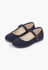 Bailarinas de ante azul marino con punta redonda, tira elástica y hebilla decorativa. Forro suave y suela plana para mayor comodidad.