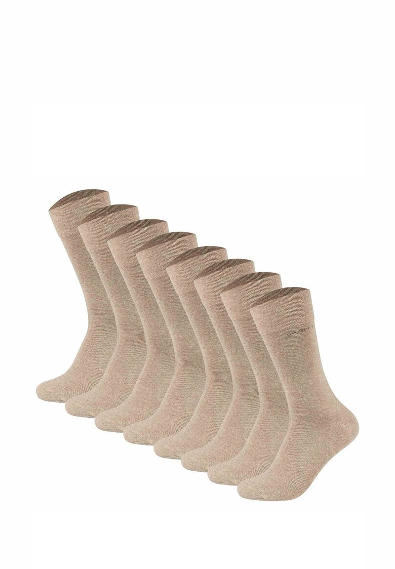 Calcetines de crew en color beige en un paquete de ocho. Fabricados con un tejido suave y texturizado, con un puño acanalado y un cuerpo liso. Forma estándar de calcetín.