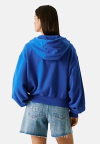 Red Bull Racing x Pepe Jeans Majica s kapuljačom i patentnim zatvaračem - electric blue