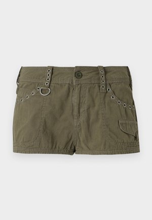 Olivenfargede shorts laget av et lett stoff, med en livlinje med metallakenter og sidelommer. Tekstuert overflate med sømdetaljer.