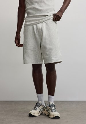 Pegador LOGO HEAVY  - Short - cloud grey/white