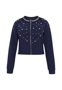 Sudadera corta azul marino con cremallera, adornada con perlas blancas y un escote con joyas, con textura suave y diseño ajustado.