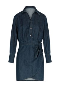 Robe en denim avec un col, fermeture à boutons sur le devant, manches longues, ceinture à la taille et une jupe drapée, en bleu foncé avec une texture subtile.