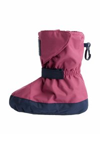 Stivale impermeabile per bambini in borgogna e blu navy. Tomaia in morbido tessuto con arricciatura elastica, cinghia regolabile e suola in gomma testurizzata.