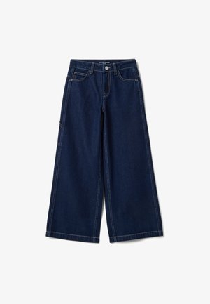 Jeans denim blu scuro a gamba larga con bottoni frontali, passanti per cintura, tasche anteriori e porta-monete, e cuciture a contrasto visibili.