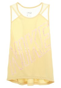 Tirantes amarillos Nike Dri-FIT con un gran logotipo rosa. Presenta inserciones de malla en los hombros y un dobladillo curvado. Textura suave.