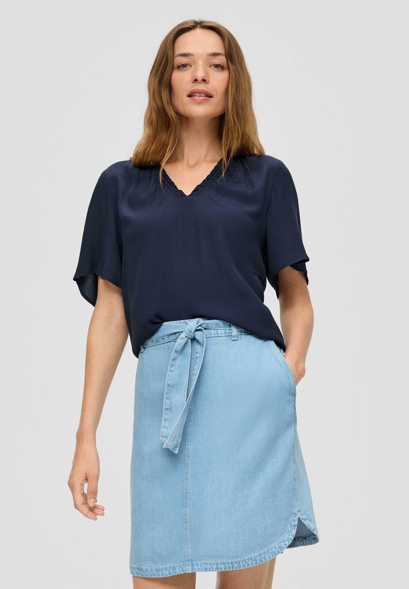 s.Oliver MIT V-AUSSCHNITT - Blouse - tiefblau