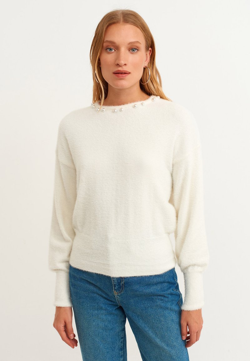 Damen Strickjacken | OXXO Strickpullover ice milk/weiß - IE58866 Damen Strickjacken | OXXO Strickpullover ice milk/weiß - IE58866