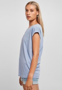 Urban Classics EXTENDED SHOULDER TEE - Basic póló - violablue