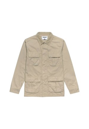 Giacca beige chiaro con quattro tasche frontali con patta, colletto in velluto a coste, chiusura con bottoni e maniche lunghe.