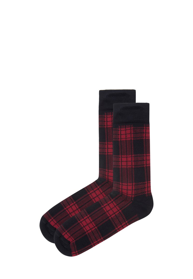 Sorte sokker med et rødt ternet mønster og krydsende linjer. Glat tekstur, standard længde med afrundede tæer og en forstærket manchet.