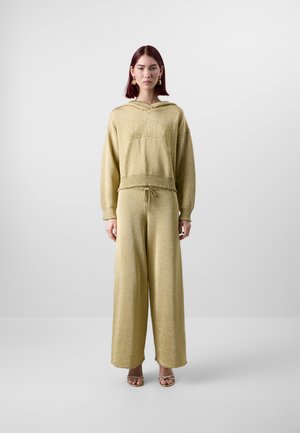 GAP X CULT GAIA PANT - Trousers - gold
