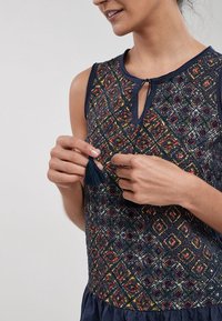 Next Top - blue