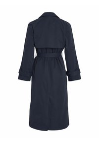 Manteau marine avec taille ceinturée, manches longues et design croisé. Doté d'une fente à l'arrière et de larges revers. Fabriqué en tissu lisse.