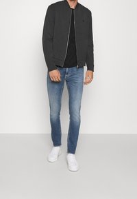 Tiger of Sweden Långärmad tröja - black