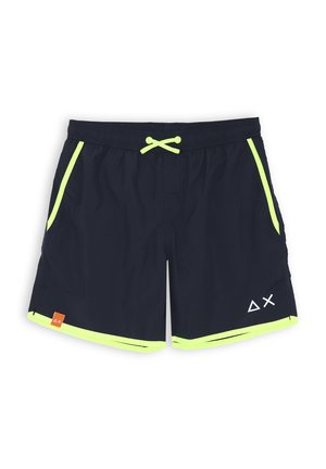 Pantaloni da bagno blu navy realizzati in tessuto leggero, con dettagli giallo neon, tasche laterali e vita con cordino.