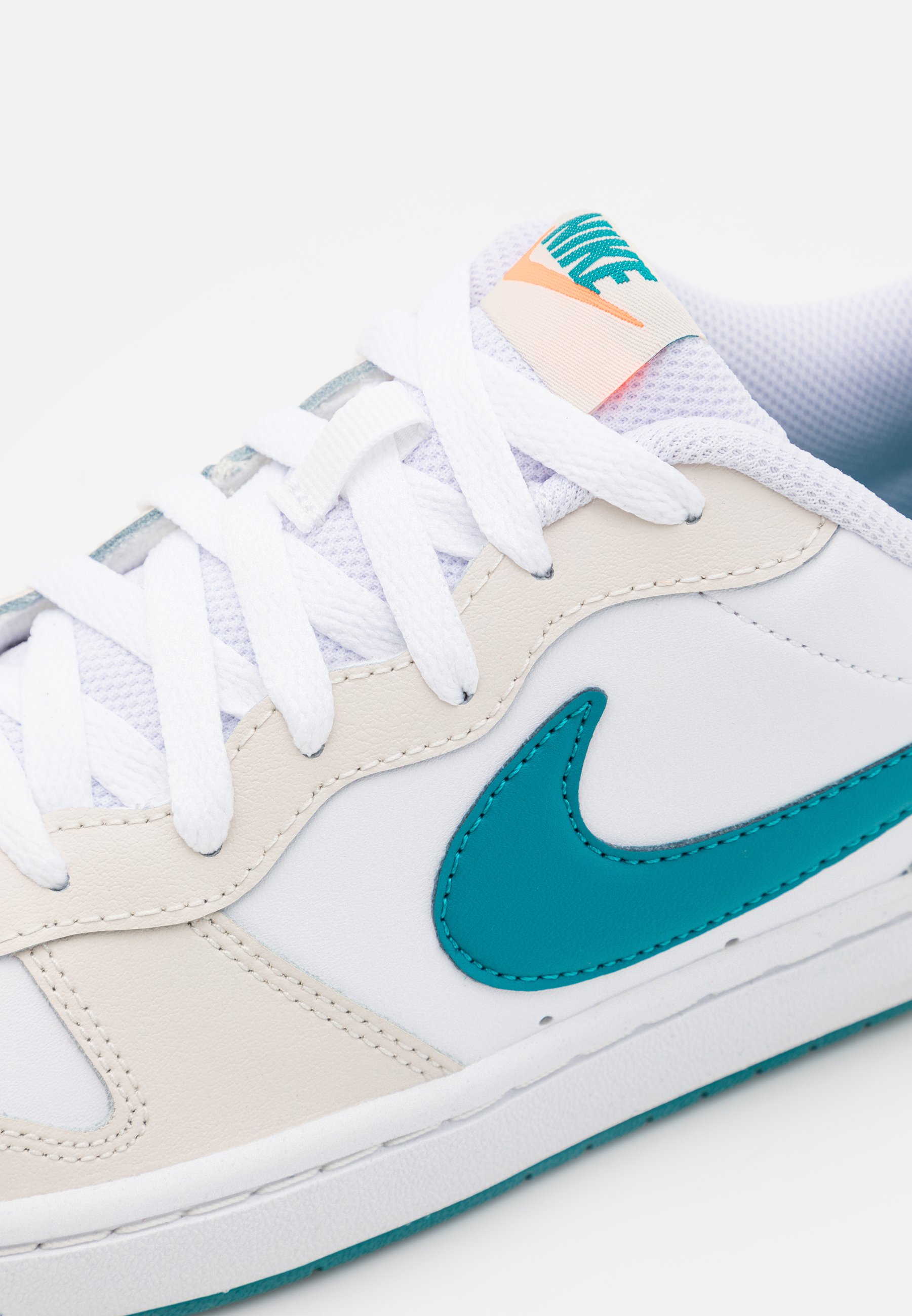 nike court borough low 2 gs phantom