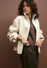 Next Übergangsjacke - ecru cream textured