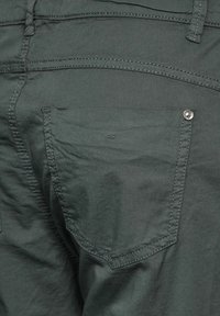 Street One CASUAL FIT - Broek - grün