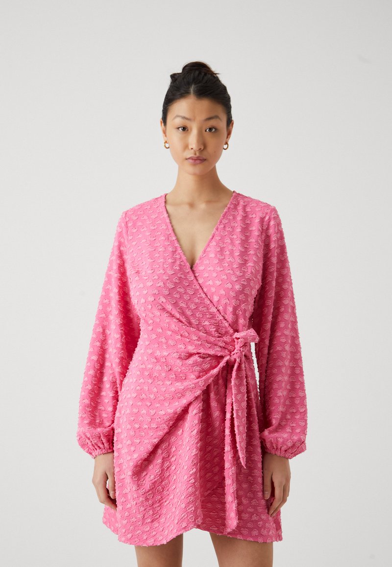Pieces PCHEART SHORT WRAP DRESS  - Dnevna haljina - pink carnation
