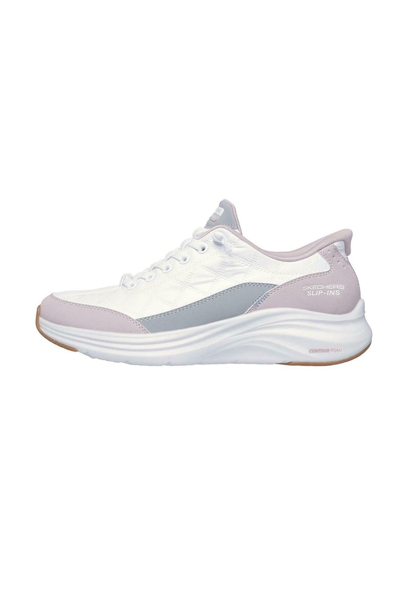 Zapatilla deportiva blanca y rosa claro con parte superior texturizada, acentos grises y una suela blanca curvada etiquetada como 'CONTOUR FOAM'.