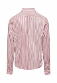Langsleeve shirt in rood en wit verticale strepen, met een klassieke kraag en knoopmanchetten, gemaakt van geweven stof met een gladde textuur.