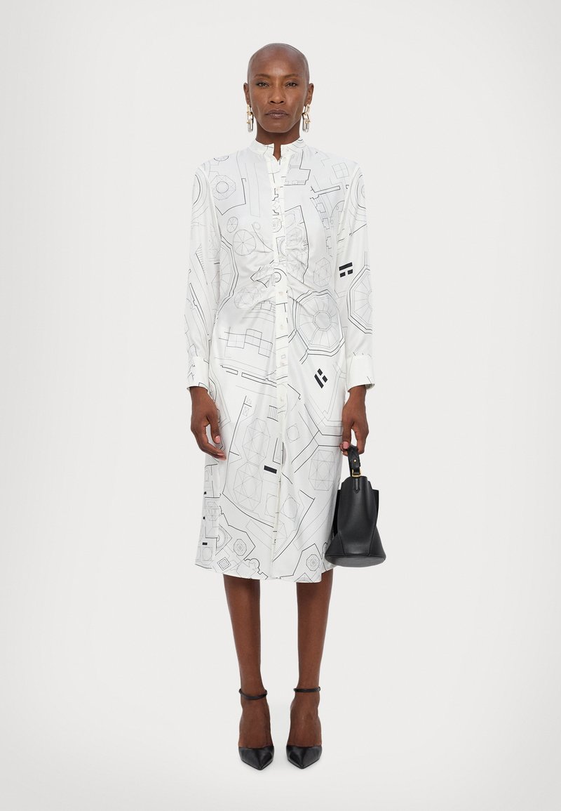 melania shirt dress Melania Picks Out $4,400 Gucci Dress For Her Trip To UK