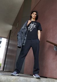 HUGO Marškinėliai su spaudiniu - black